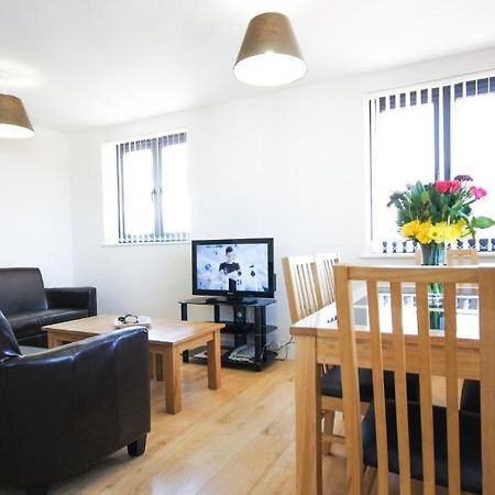 Crompton House Apartments Эджвар Экстерьер фото