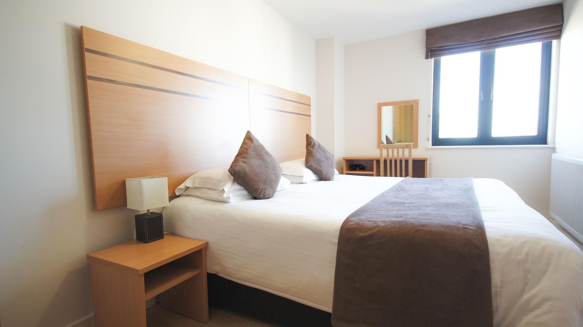 Crompton House Apartments Эджвар Экстерьер фото