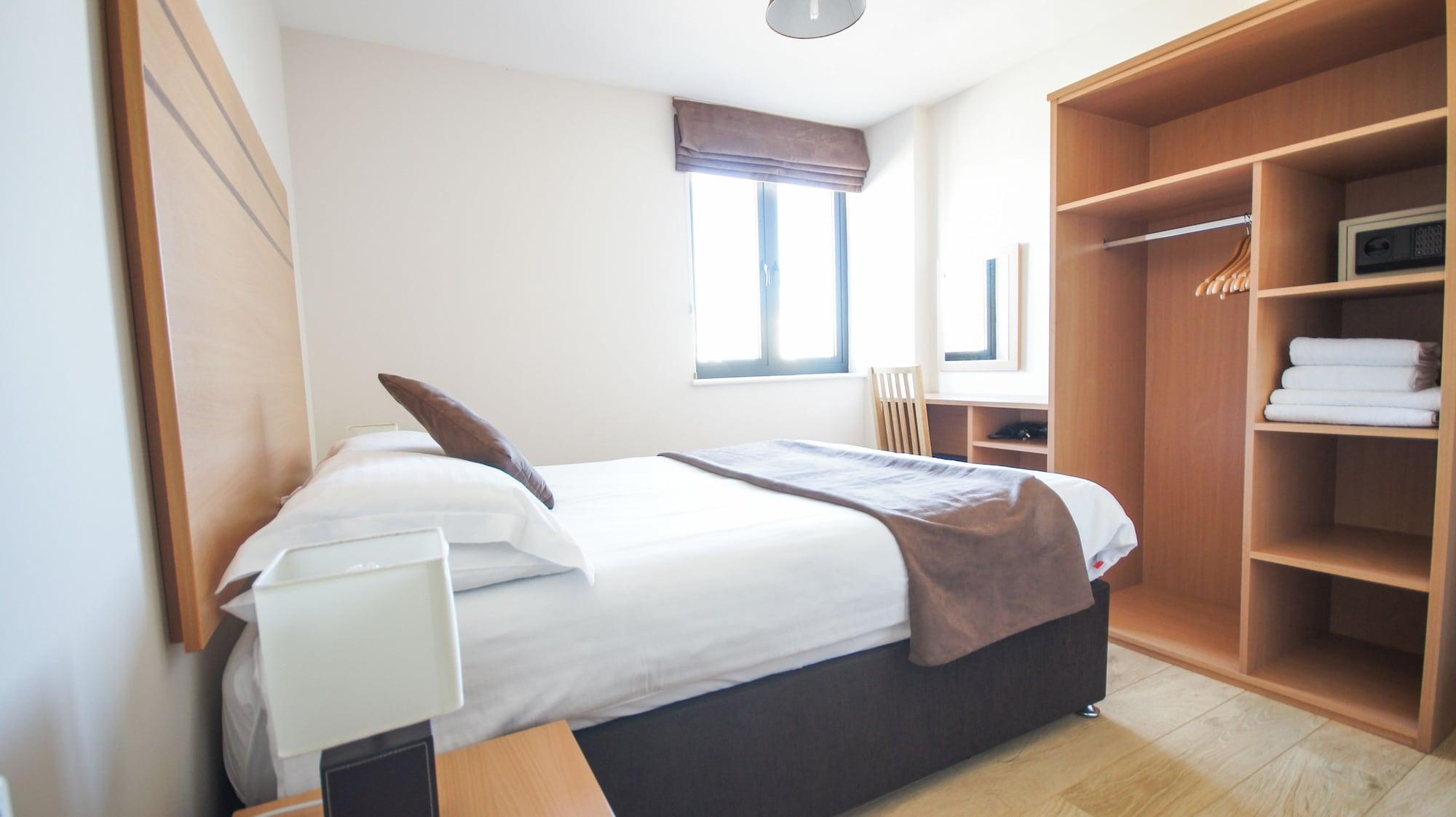 Crompton House Apartments Эджвар Экстерьер фото